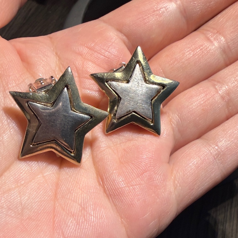 Star-Shaped Metal Stud Earrings in Two-Tone Silver and Gold clip on